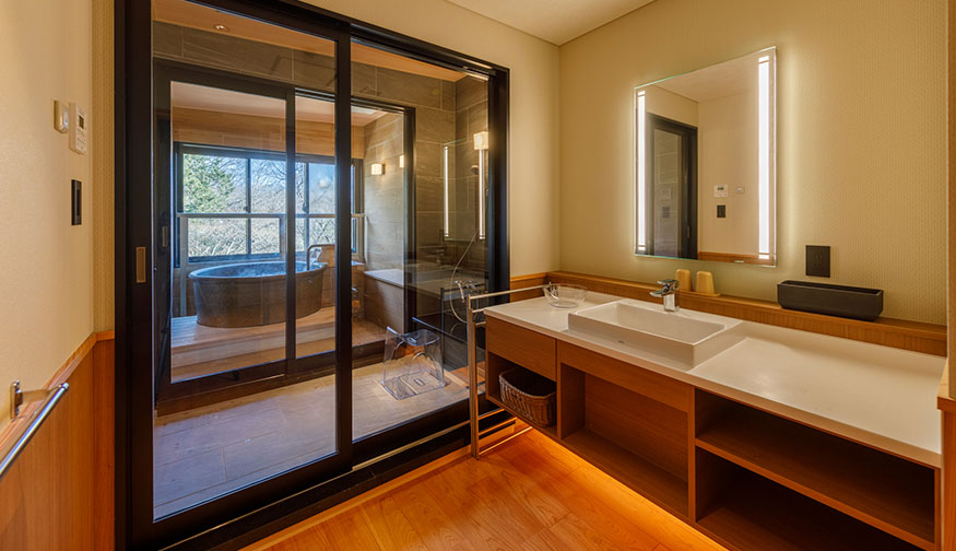 ゆったり信楽焼露天風呂和室の詳細写真